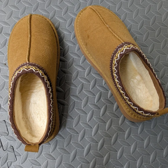 Platform Slippers - Picture 2 of 5